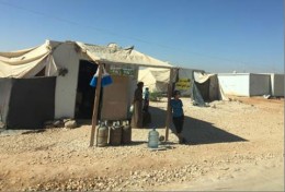 Zelte für Flüchtlinge in der Wüste