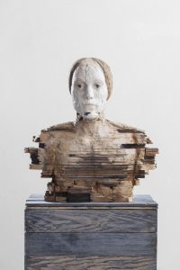 Holz-Büste einer Frau