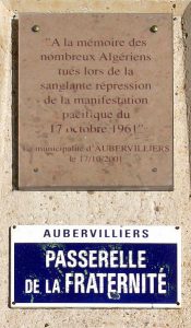 Plakette zum Massaker von Algerien aus 1961