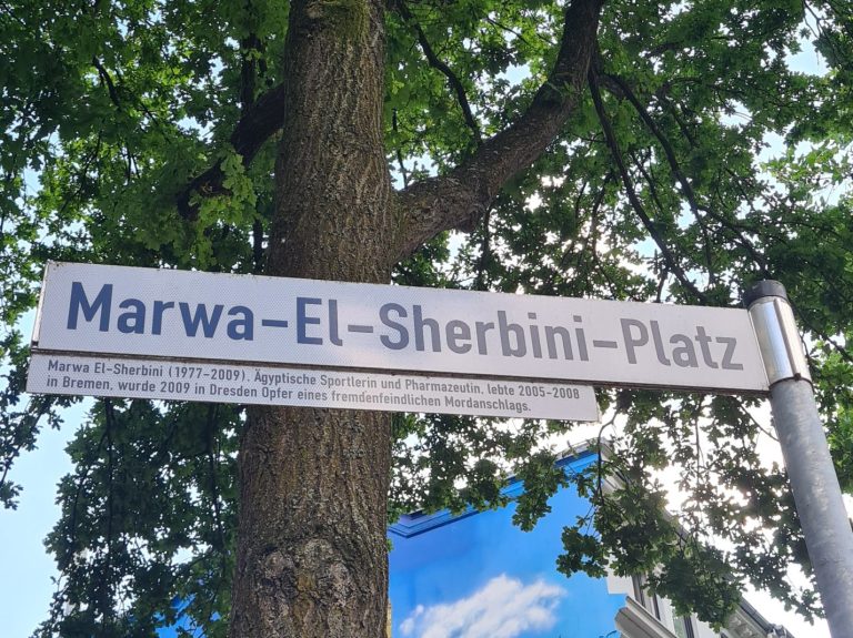 Straßenschild Marwa-El-Sherbini-Platz
