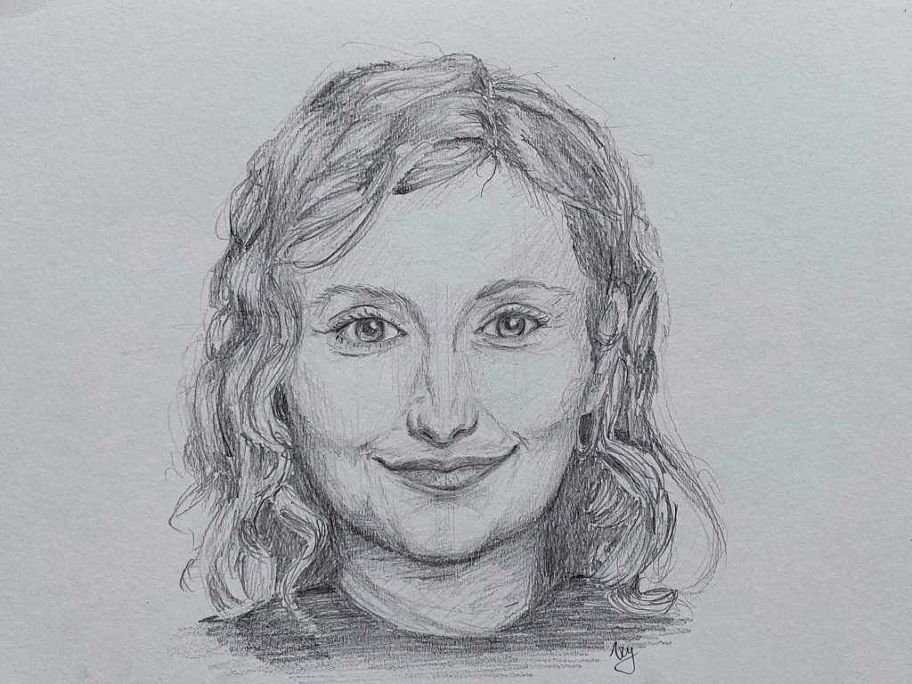 Eine Portraitzeichnung einer lächelnden, mittelalten Frau